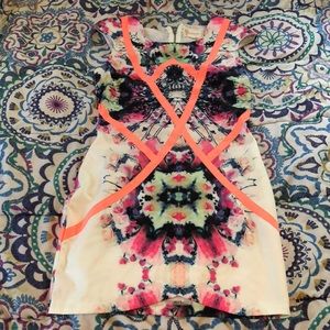 Patterned bodycon dress